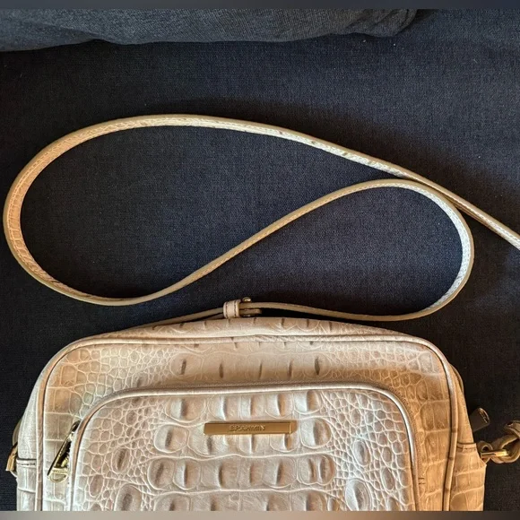 Brahmin Shea crossbody purse in Stone - Picture 4 of 9